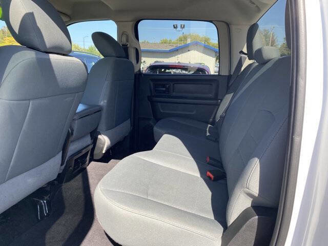 Used 2018 RAM 1500 ST w/ SXT Appearance Group AWD/4WD image 8