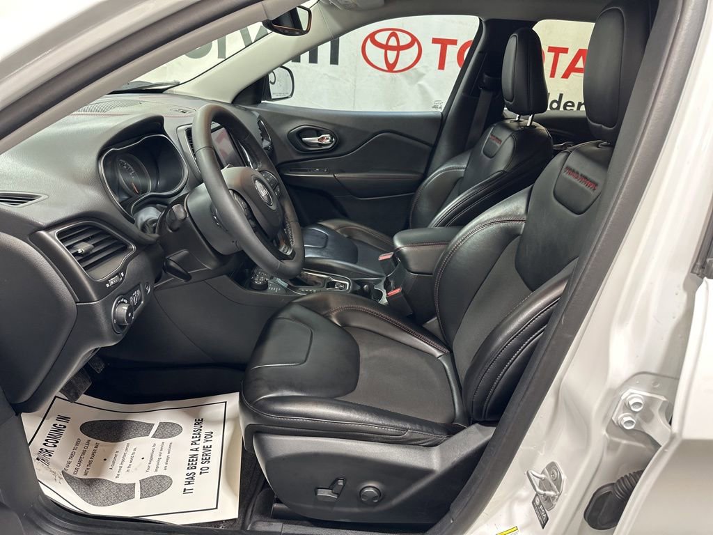 Used 2023 Jeep Cherokee Trailhawk image 22