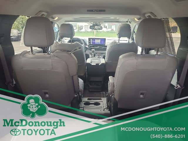 Certified 2025 Toyota Sienna XLE FWD image 10