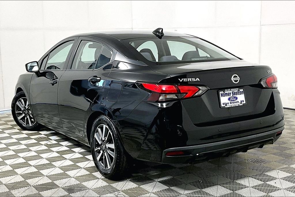 Used 2021 Nissan Versa SV image 11