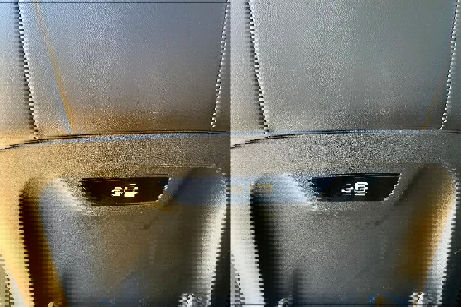 Used 2024 Chrysler Pacifica Touring-L FWD image 34