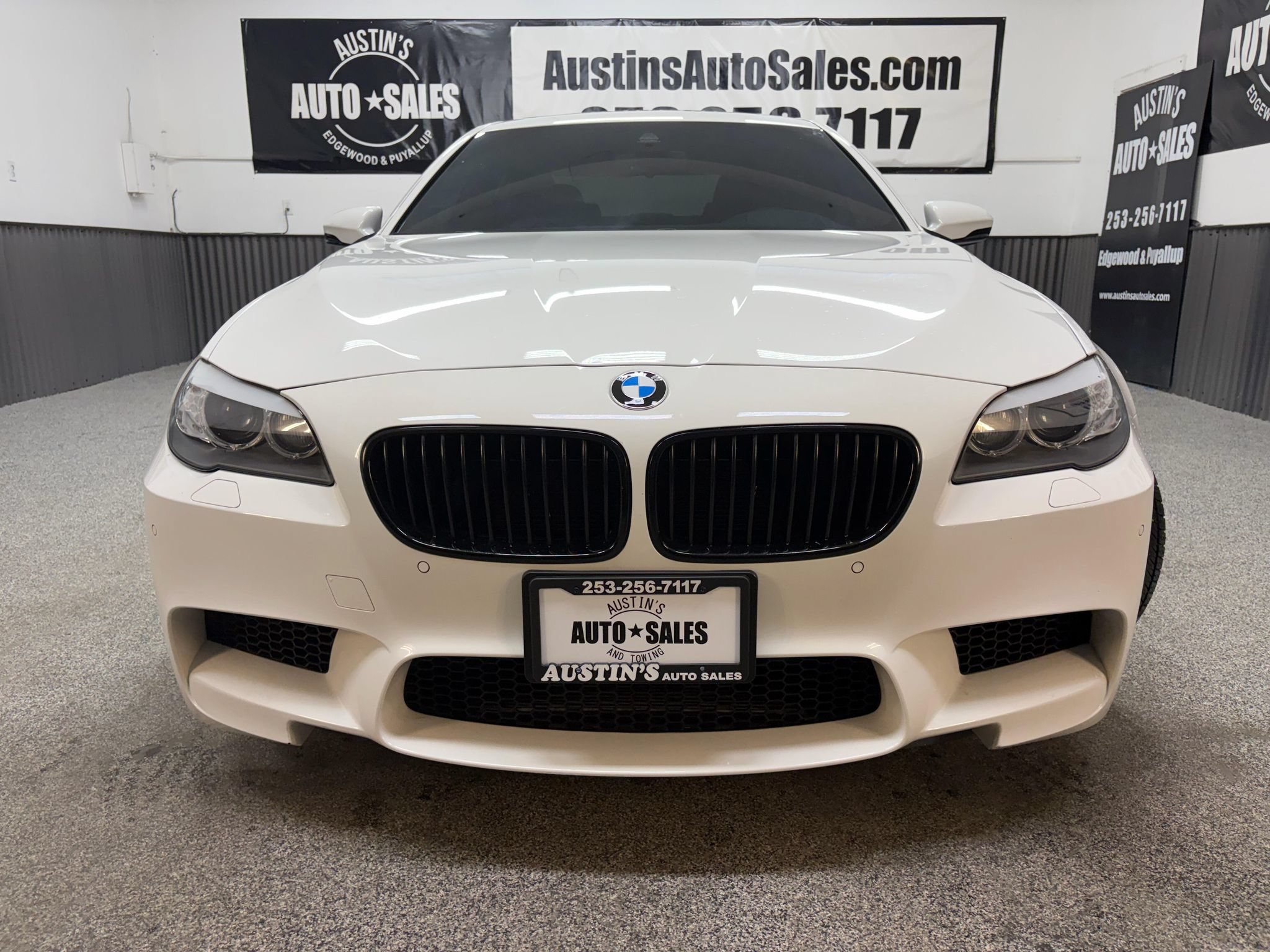 Used 2013 BMW M5 w/ Executive Pkg RWD image 5