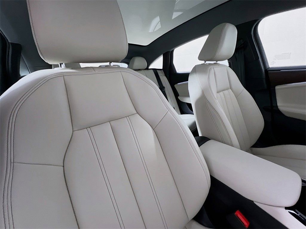 New 2025 Audi A6 e-tron Premium image 24