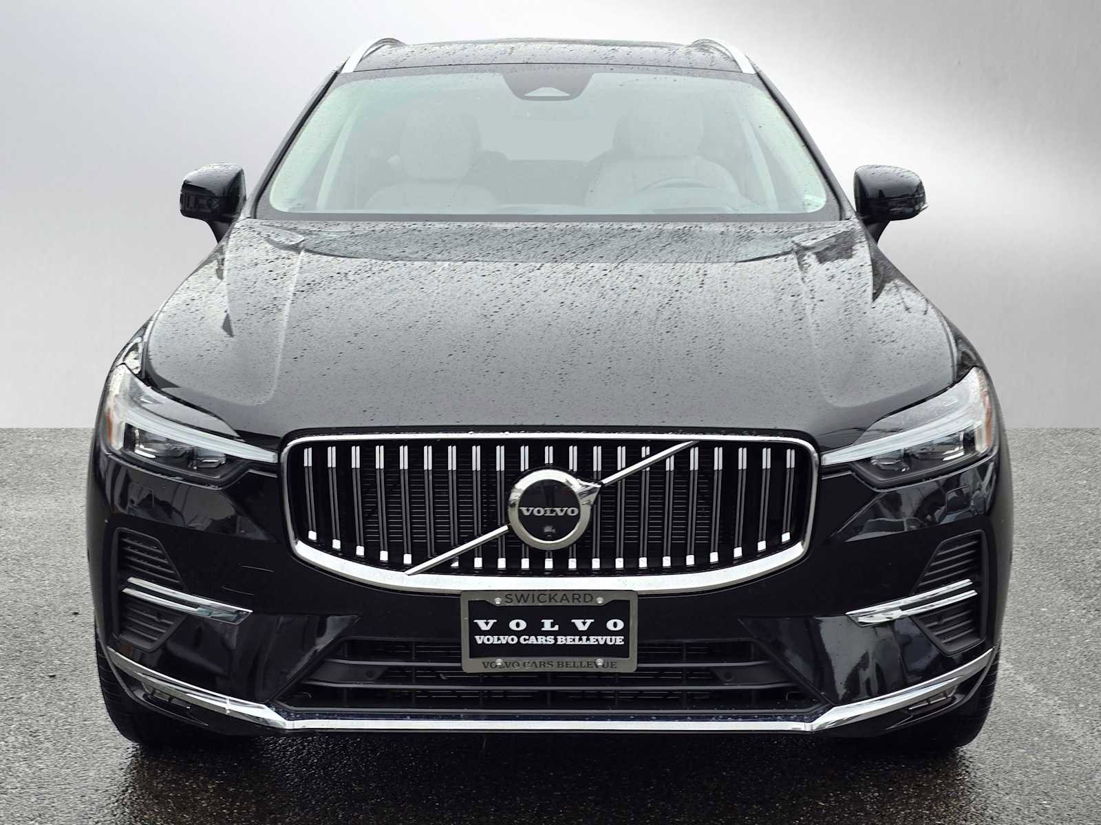 Certified 2023 Volvo XC60 B5 Ultimate w/ Climate Package image 9