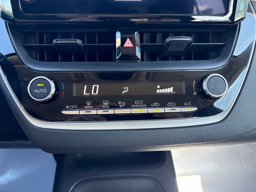 Used 2025 Toyota Corolla LE FWD image 29