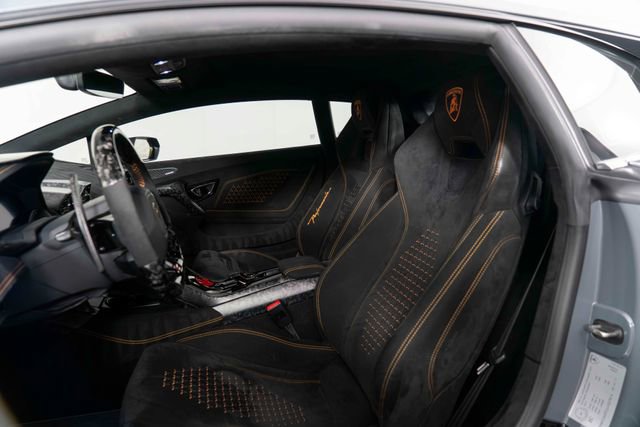 Used 2018 Lamborghini Huracan Performante image 14