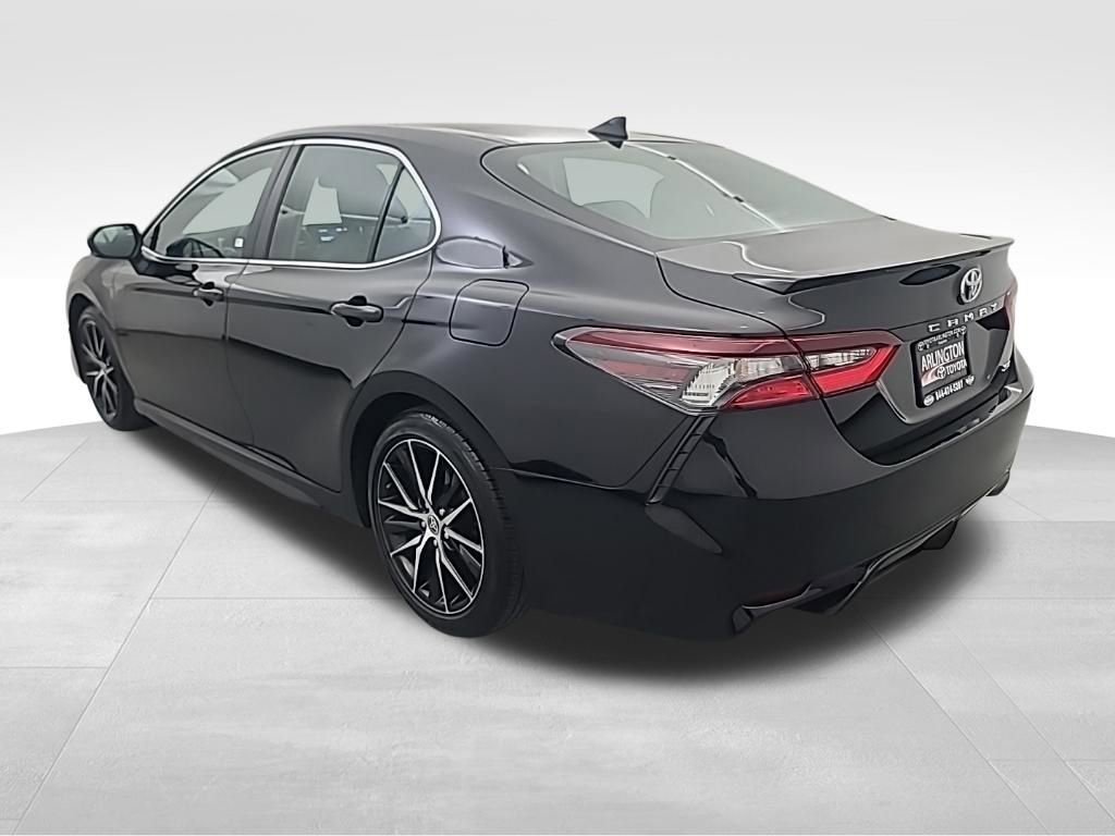 Used 2023 Toyota Camry SE w/ Cold Weather Package image 7