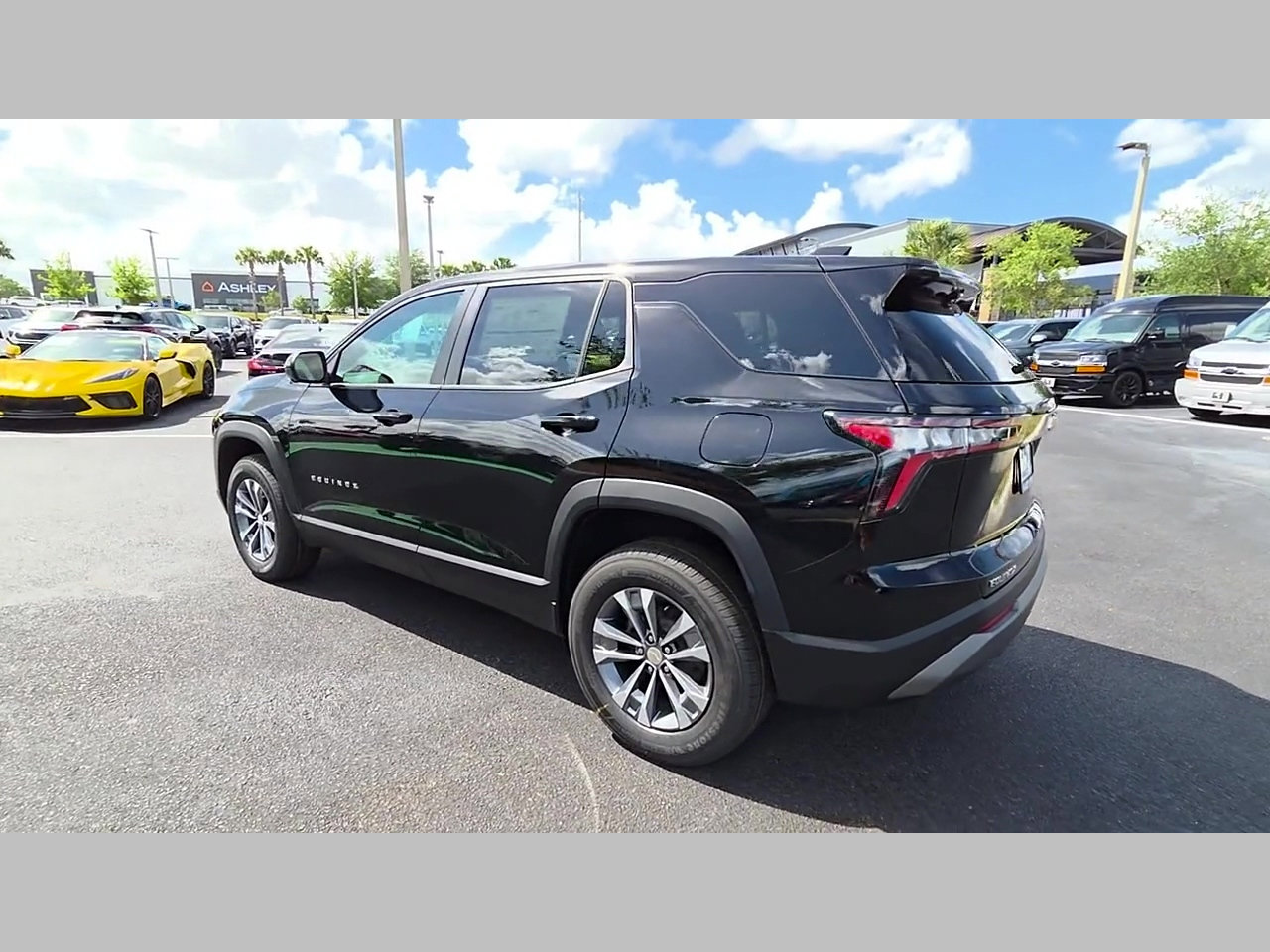 New 2026 Chevrolet Equinox LT w/ Convenience Package II FWD image 20