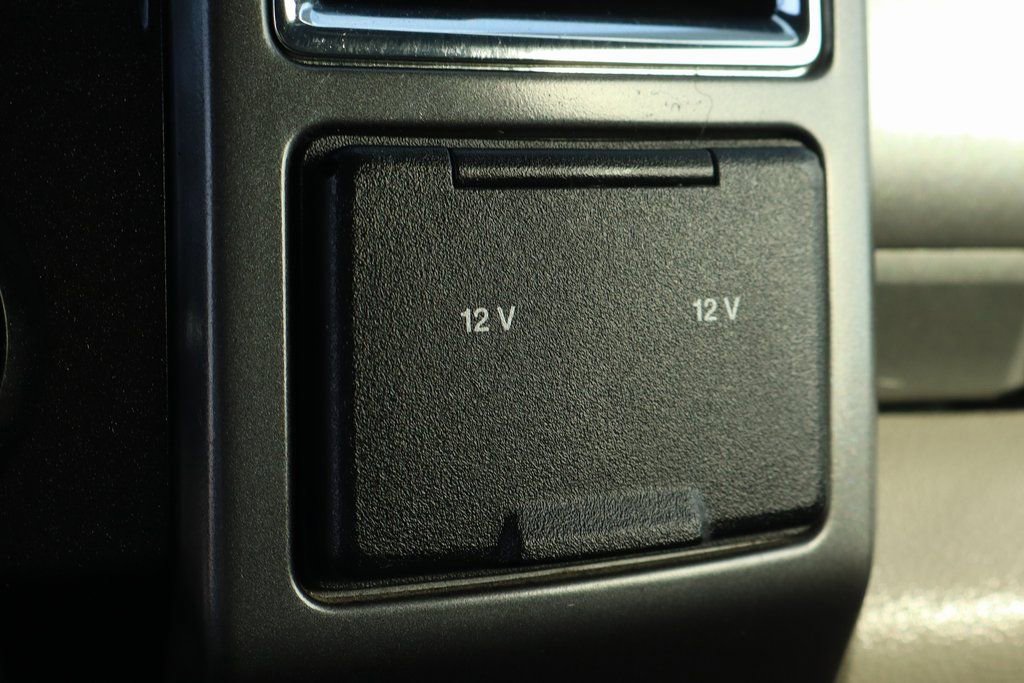 Used 2017 Ford F550 2WD Regular Cab Super Duty image 41