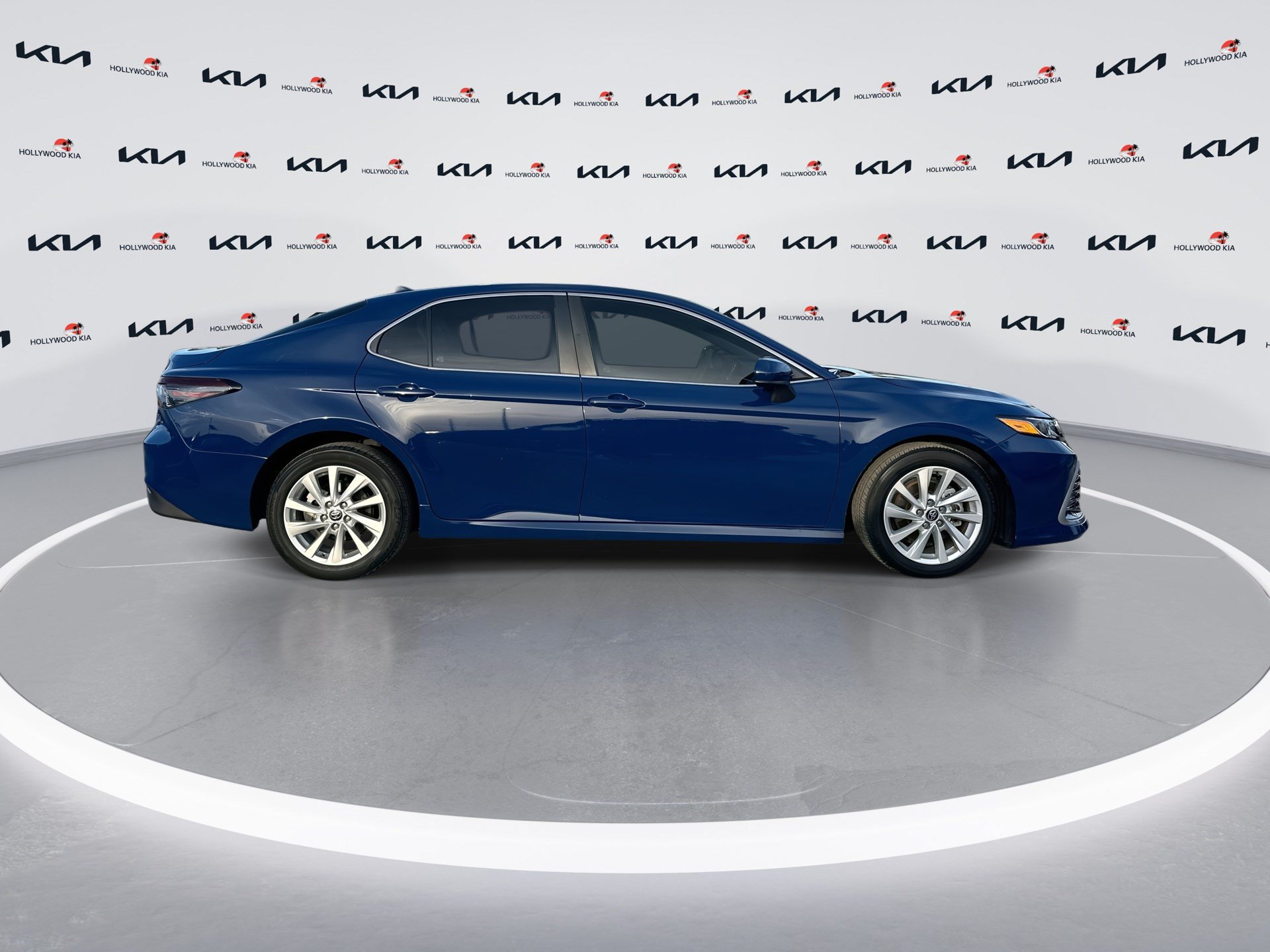 Used 2024 Toyota Camry LE FWD image 9