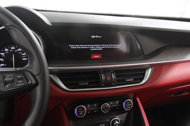 Used 2020 Alfa Romeo Stelvio Ti AWD/4WD image 9