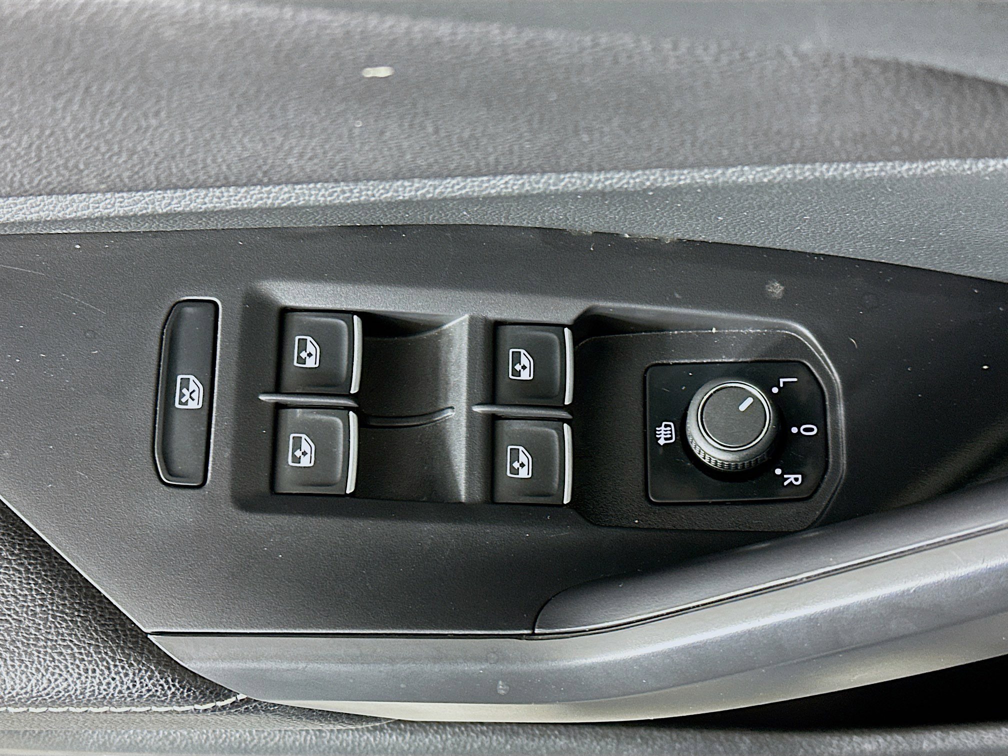 Used 2025 Volkswagen Jetta S image 15