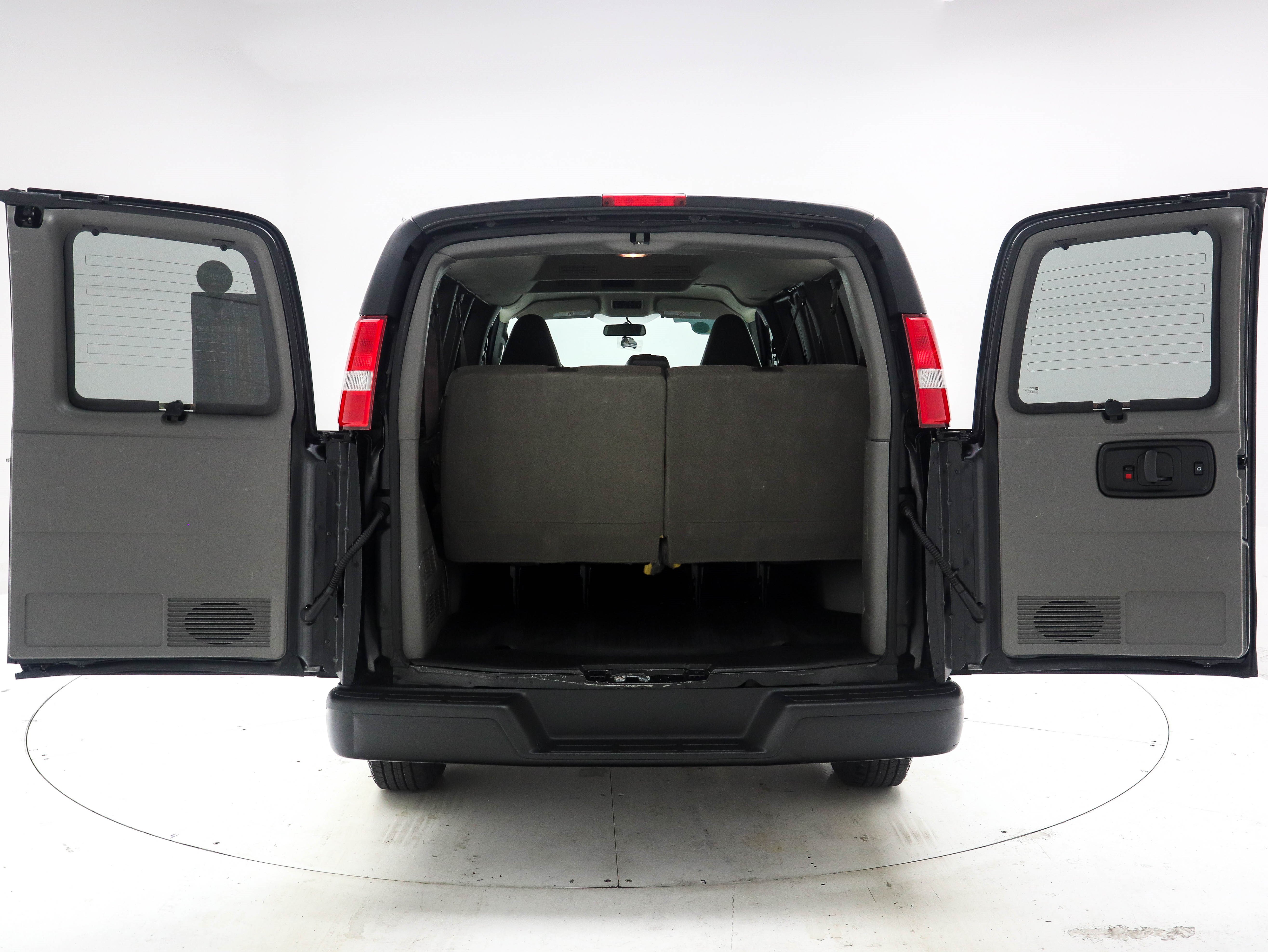 Used 2020 Chevrolet Express 2500 LS w/ Driver Convenience Package RWD image 9