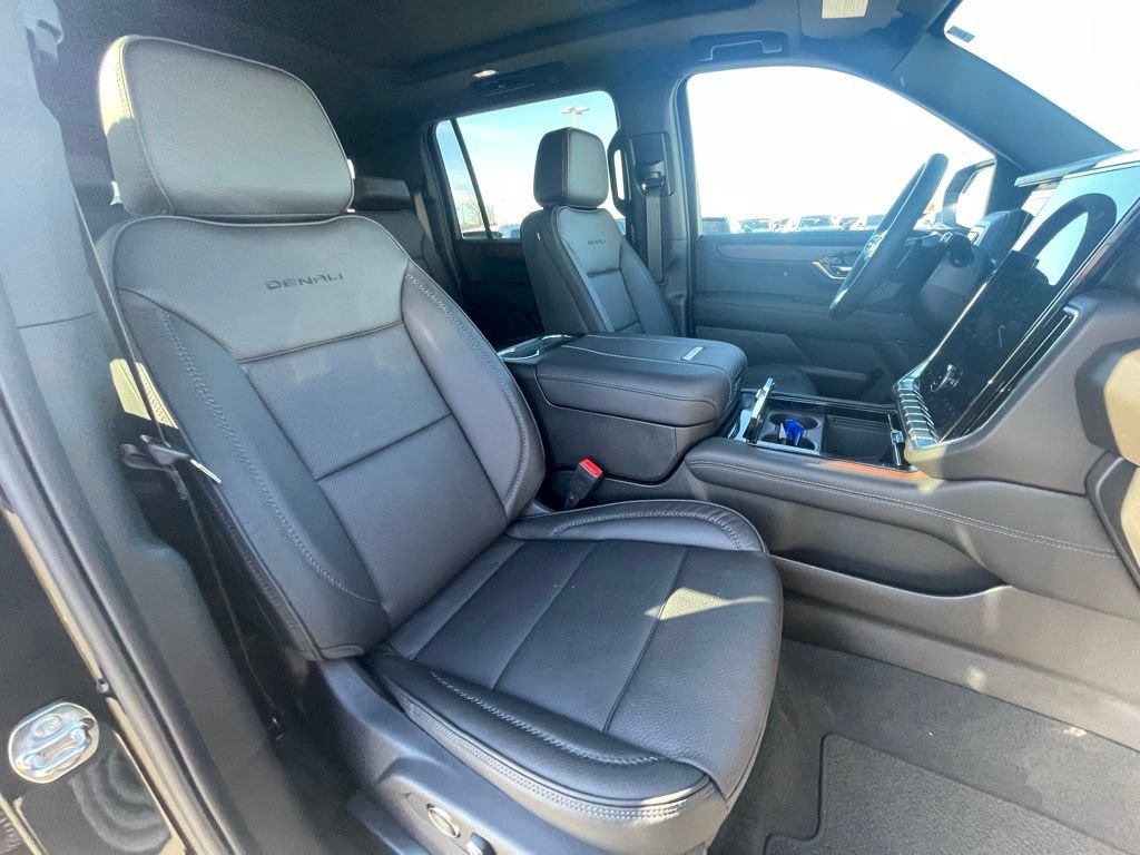 New 2026 GMC Yukon XL Denali w/ Sun & Power Step Package AWD/4WD image 27