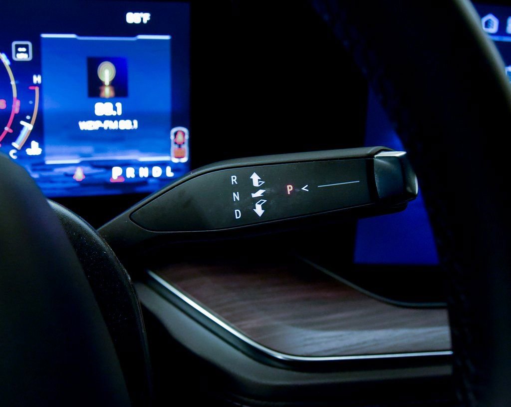 Used 2025 Chevrolet Tahoe LT image 25