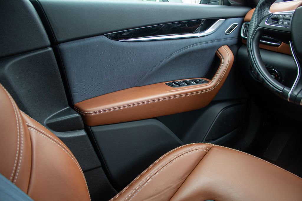 Used 2023 Maserati Levante GT image 17