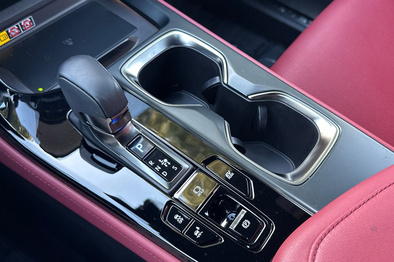 Used 2025 Lexus NX 350h AWD w/ Cold Area Package image 18