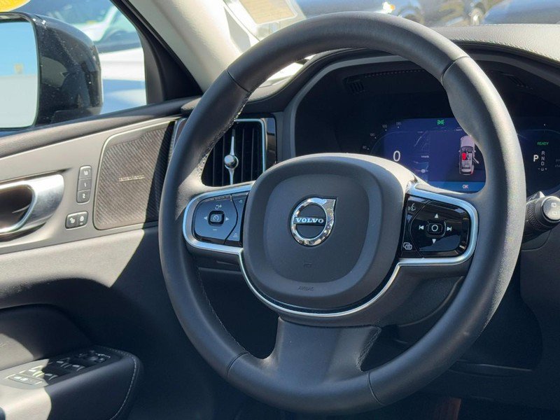 Certified 2023 Volvo XC60 T8 Ultimate w/ Climate Package image 13