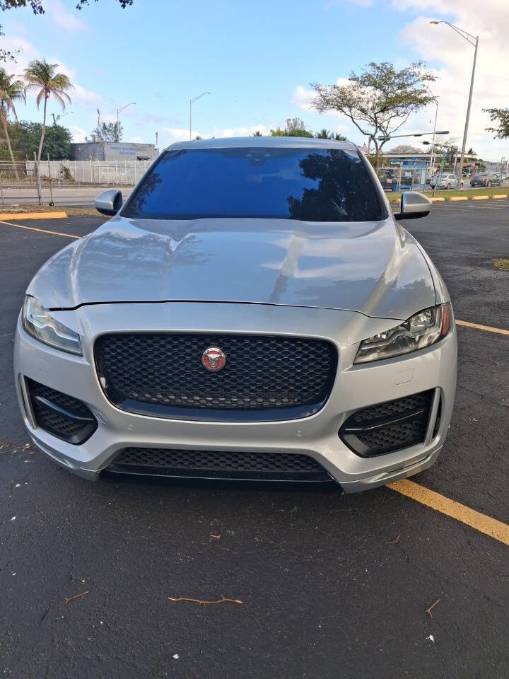 Used 2017 Jaguar F-PACE R-Sport AWD/4WD image 2