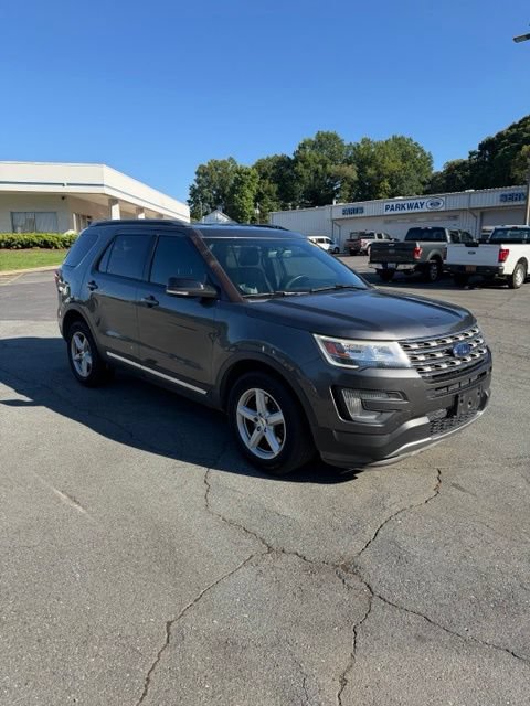 Used 2017 Ford Explorer XLT w/ Equipment Group 202A