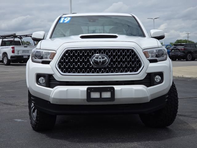 Used 2019 Toyota Tacoma TRD Sport AWD/4WD image 19