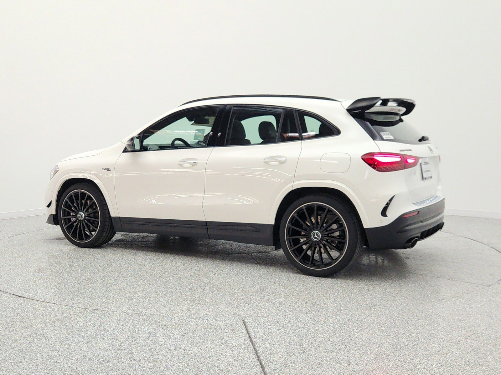 New 2026 Mercedes-Benz GLA 35 AMG 4MATIC image 8