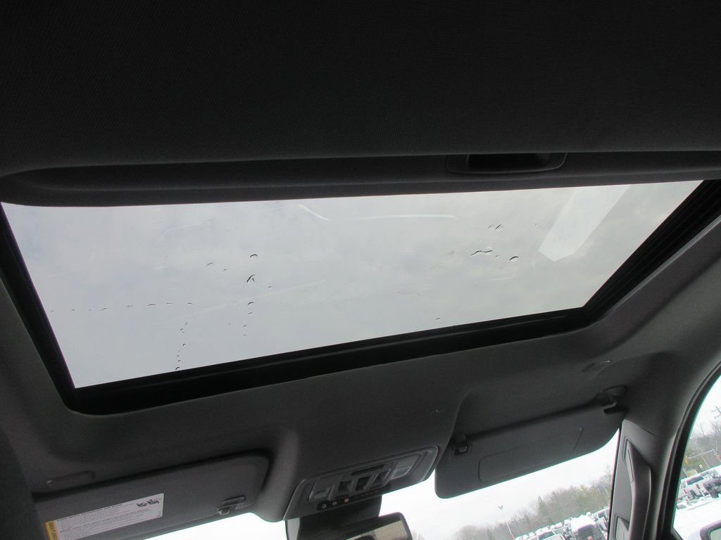 New 2026 GMC Sierra 1500 SLT w/ SLT Convenience Package image 15