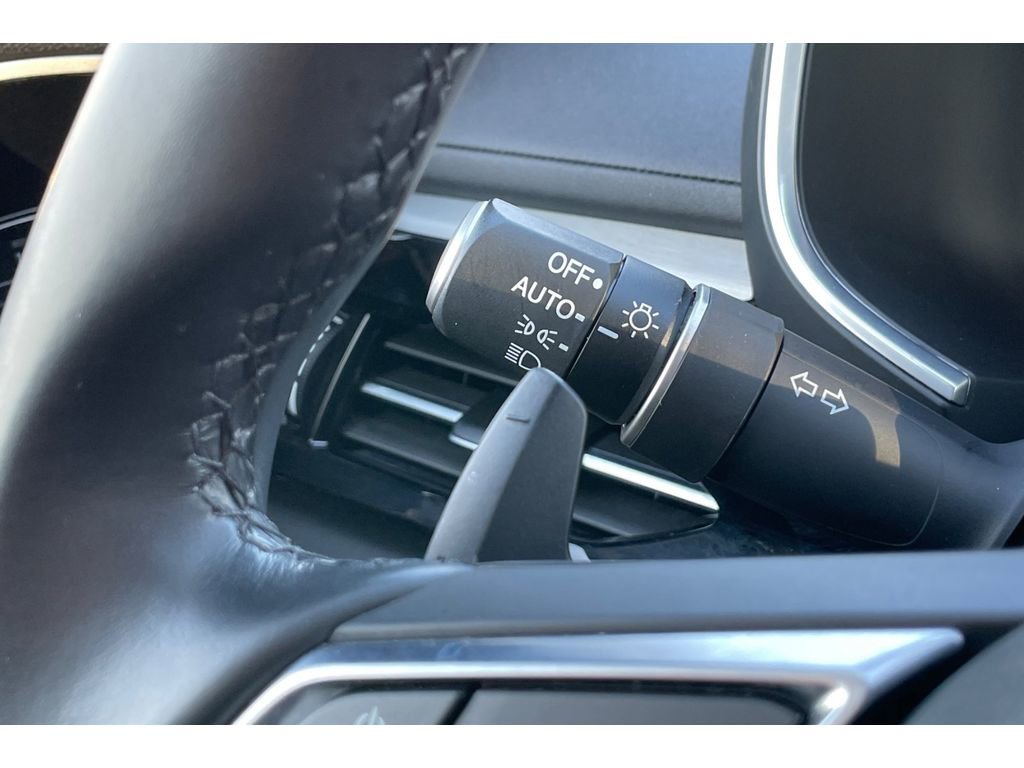 Certified 2025 Acura MDX FWD w/ Technology Package image 37