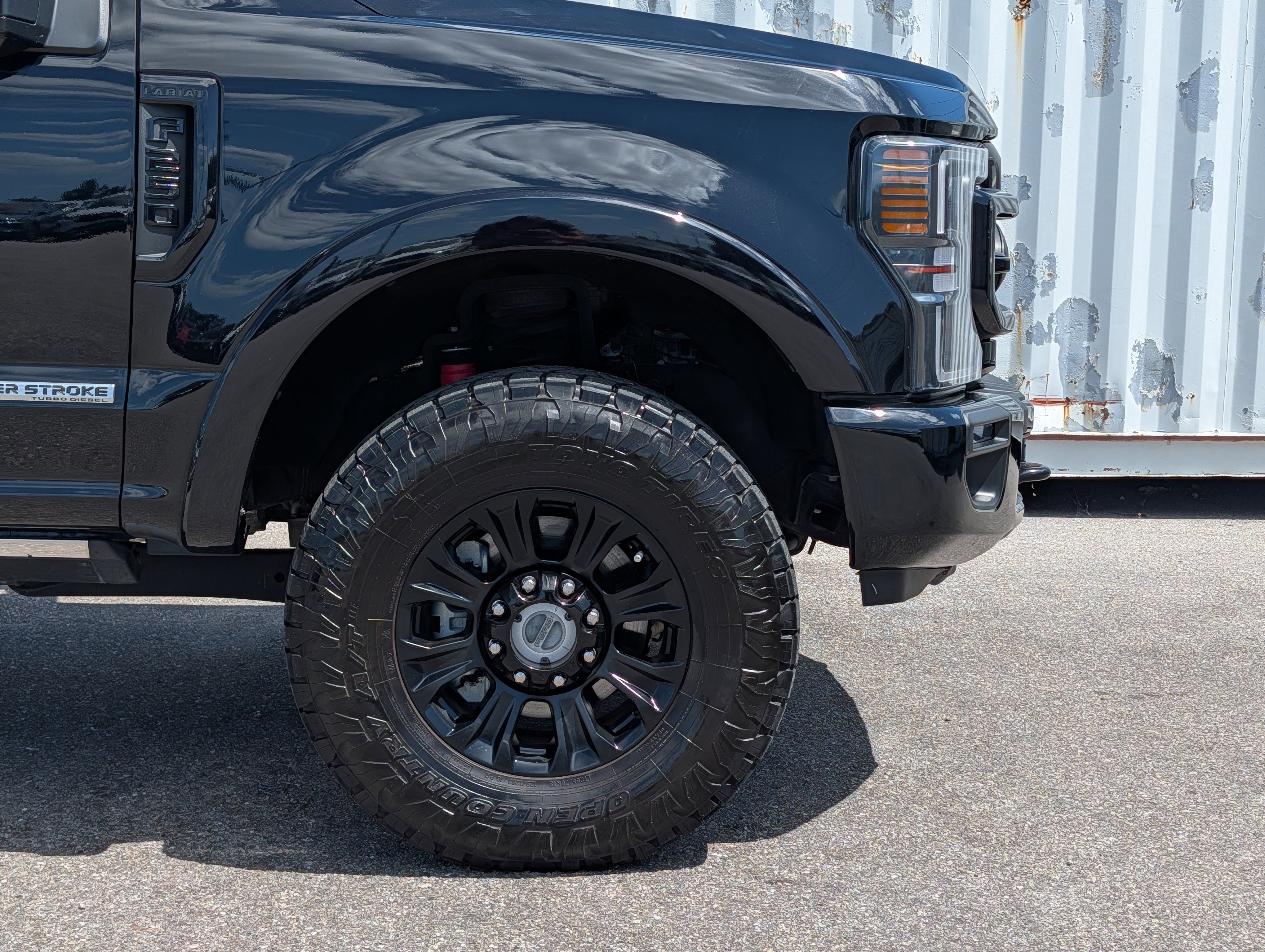 Certified 2022 Ford F250 Lariat w/ Tremor Off-Road Package image 11