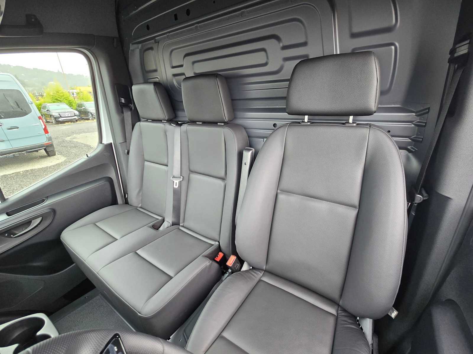 Used 2026 Mercedes-Benz Sprinter 2500 image 17