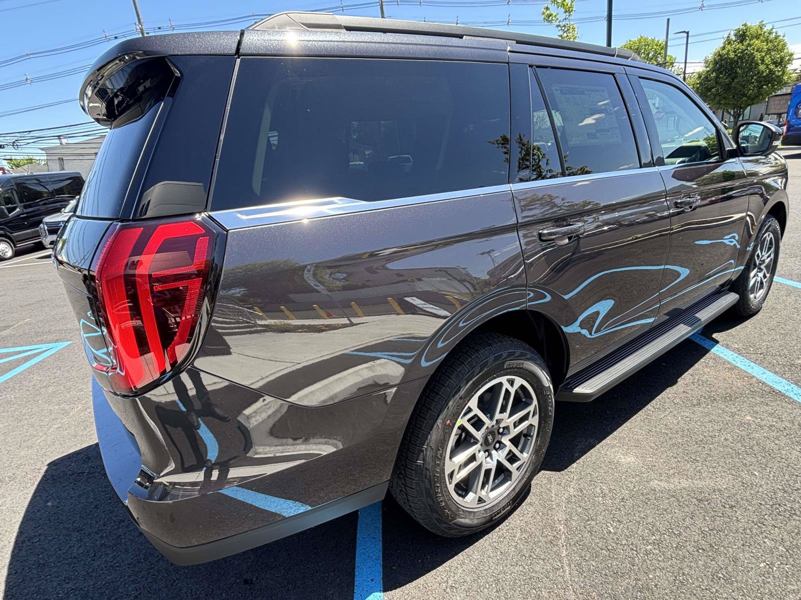New 2026 Ford Expedition Active AWD/4WD image 6