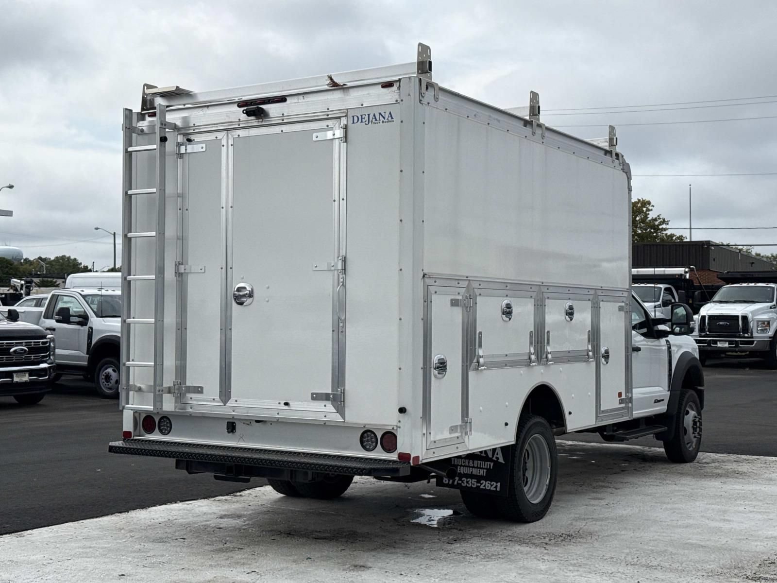 New 2026 Ford F550 4x4 Regular Cab Super Duty image 3