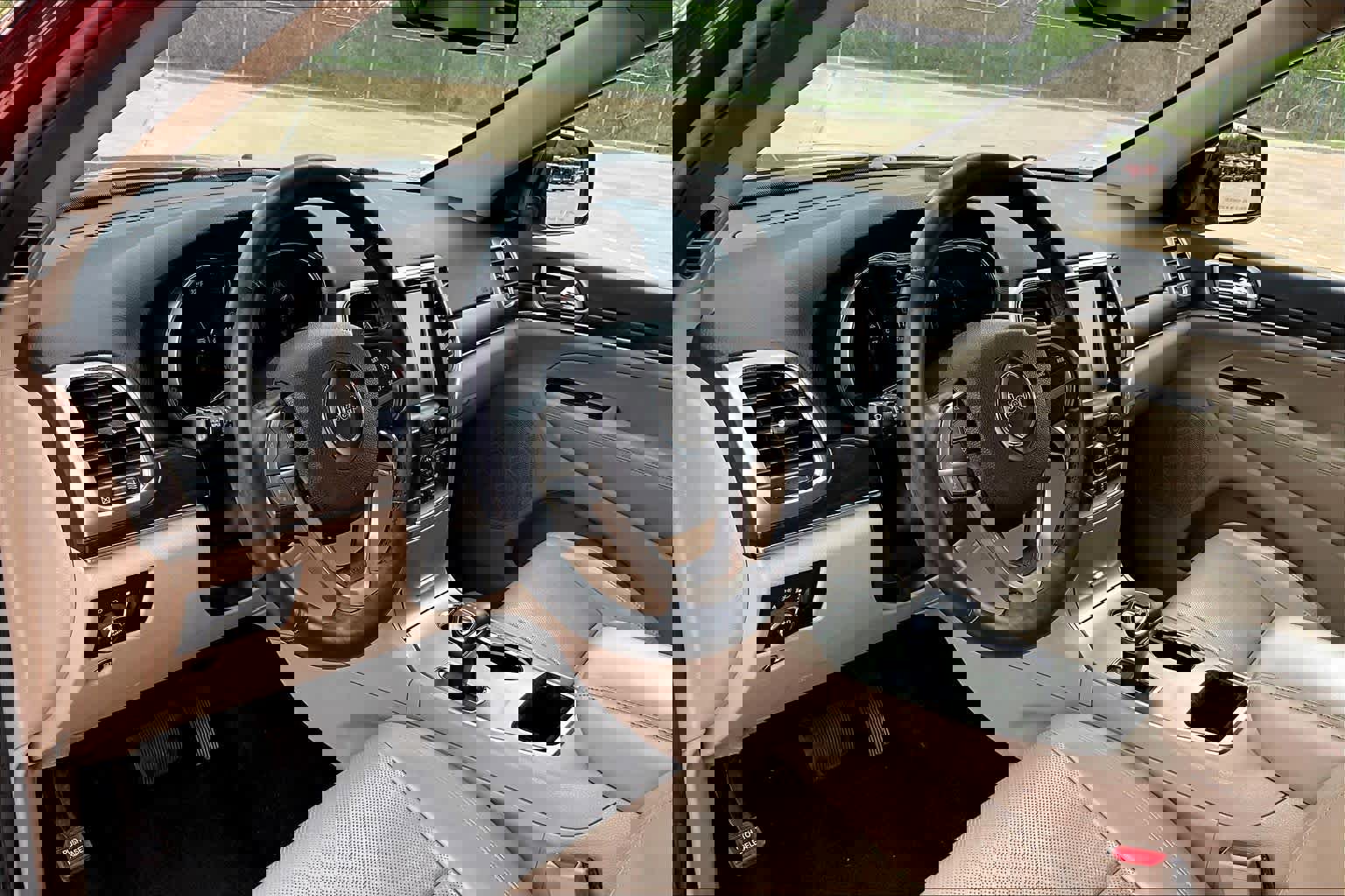 Used 2015 Jeep Grand Cherokee Limited w/ Luxury Group II image 17