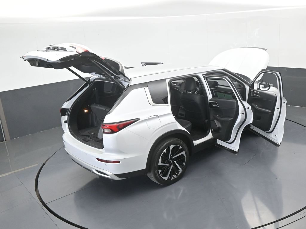 Used 2023 Mitsubishi Outlander SE image 76