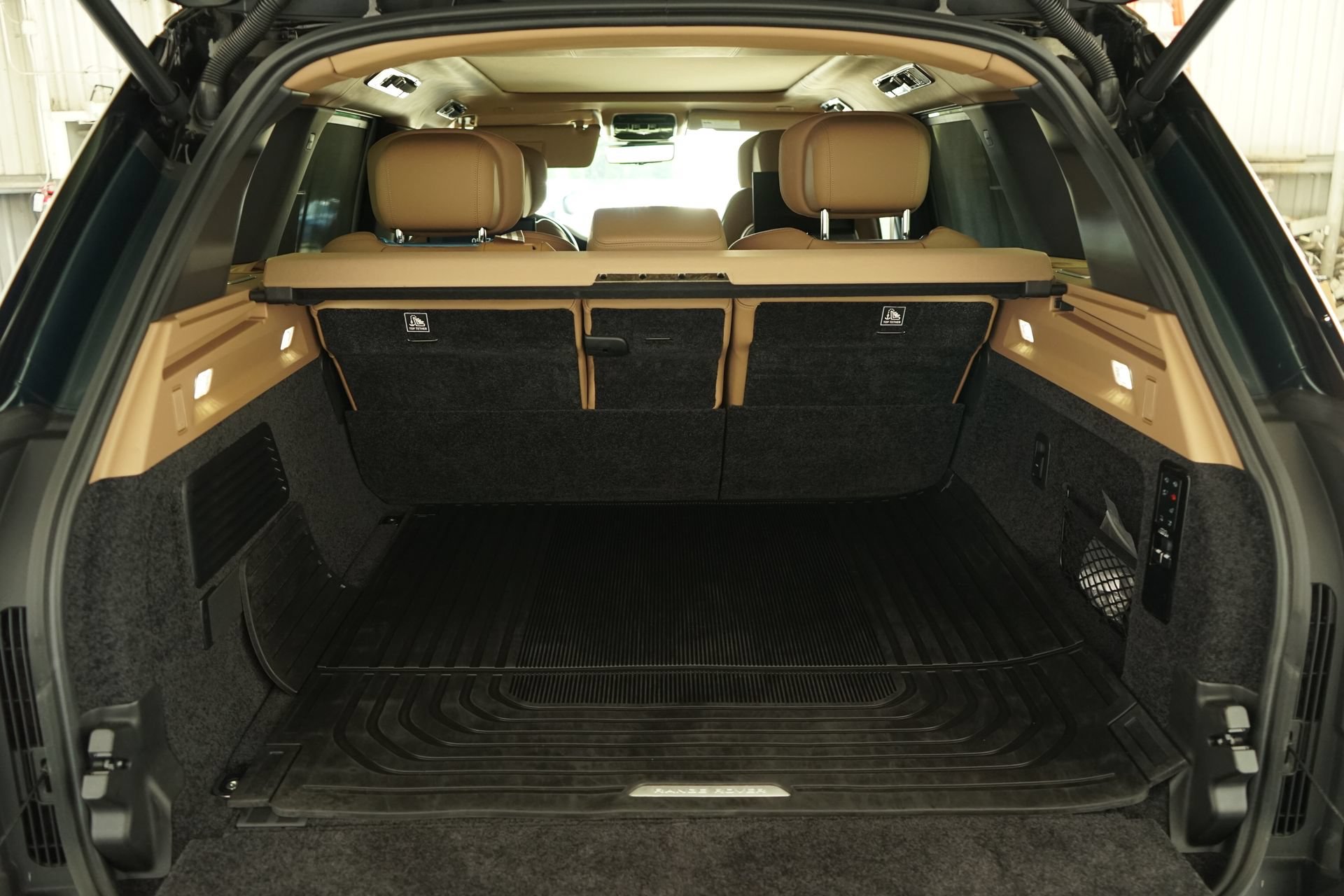 Used 2025 Land Rover Range Rover Autobiography AWD/4WD image 30