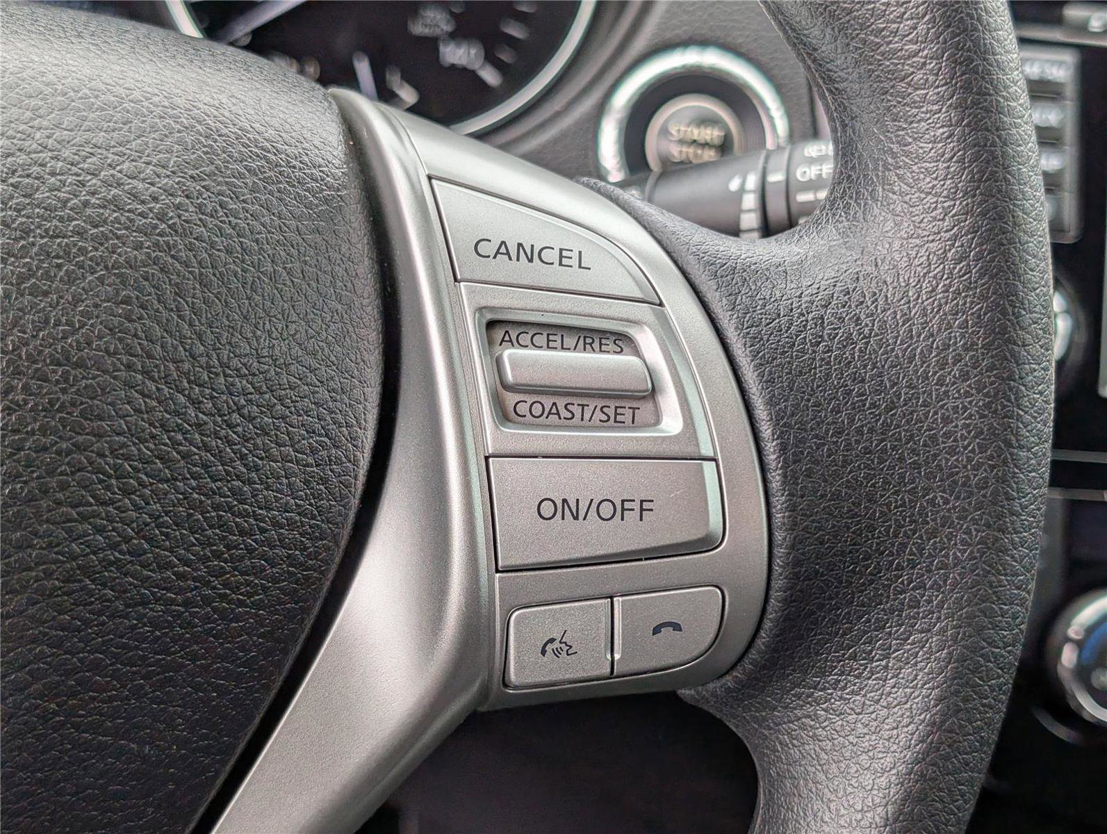 Used 2016 Nissan Rogue SV w/ SV Premium Package image 23