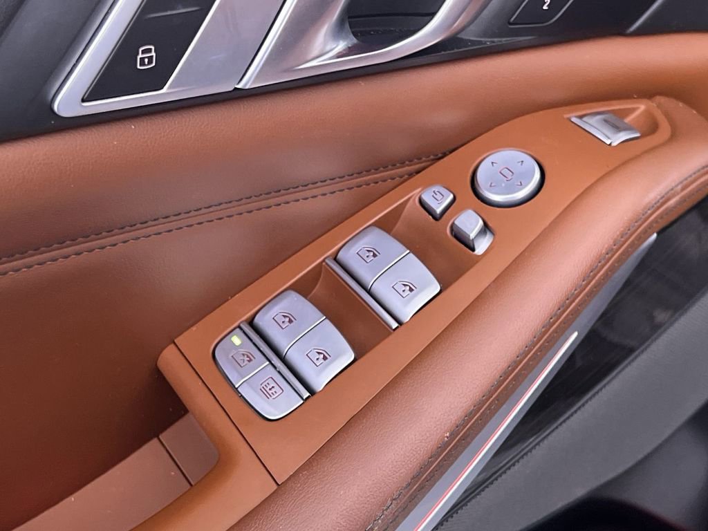 Used 2023 BMW X7 xDrive40i w/ Premium Package image 14