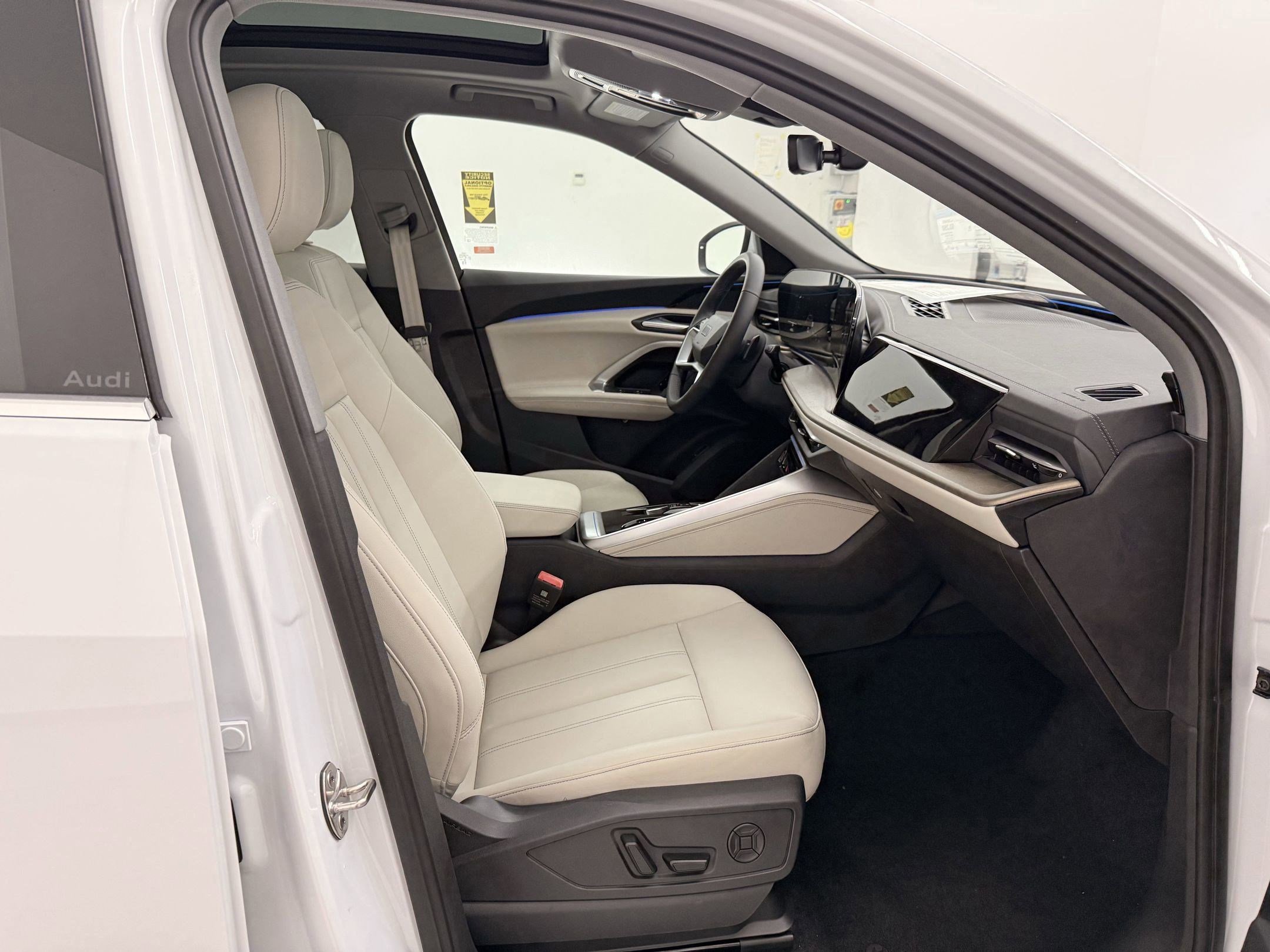 Used 2025 Audi Q5 Premium w/ Convenience Package AWD/4WD image 29