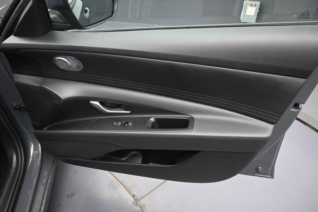 New 2026 Hyundai Elantra SE FWD image 29