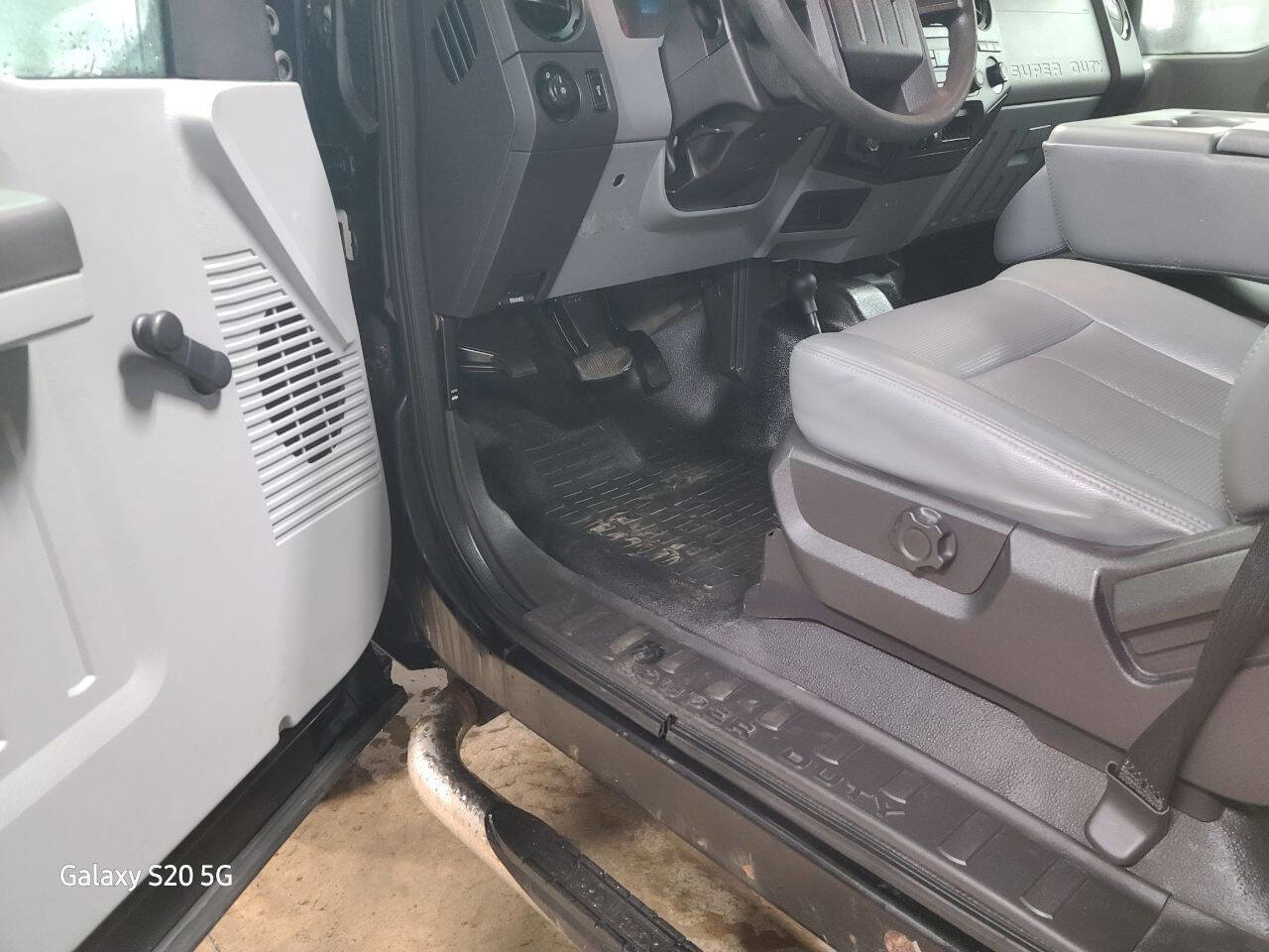 Used 2015 Ford F250 XL w/ Snow Plow Prep Package image 21