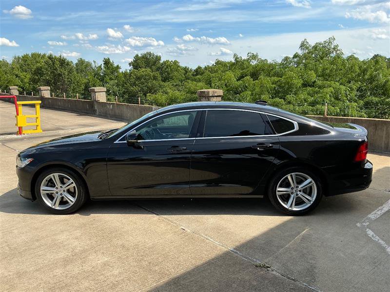 Used 2018 Volvo S90 T5 Momentum w/ Momentum Plus Package FWD image 3