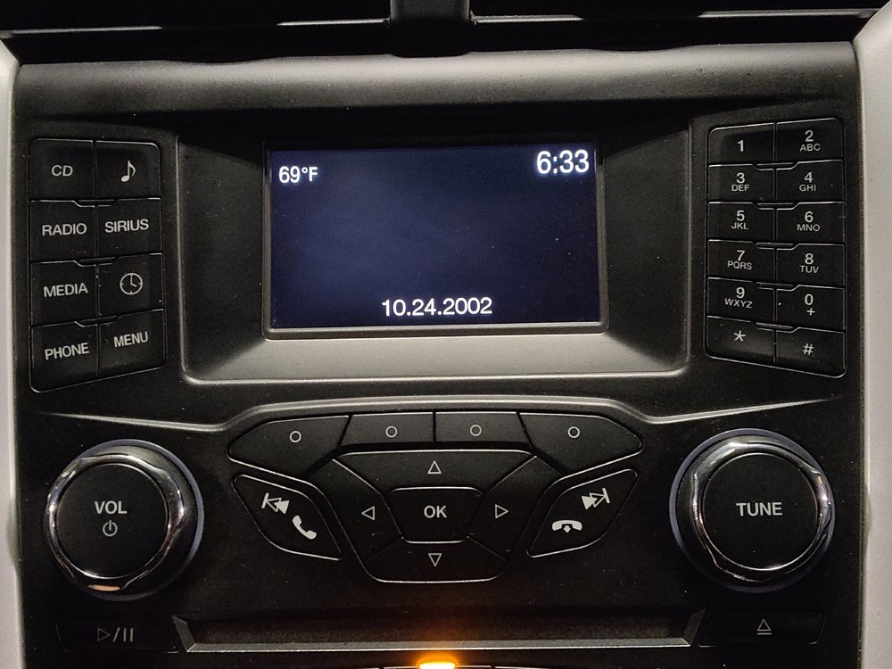 Used 2015 Ford Fusion SE image 25