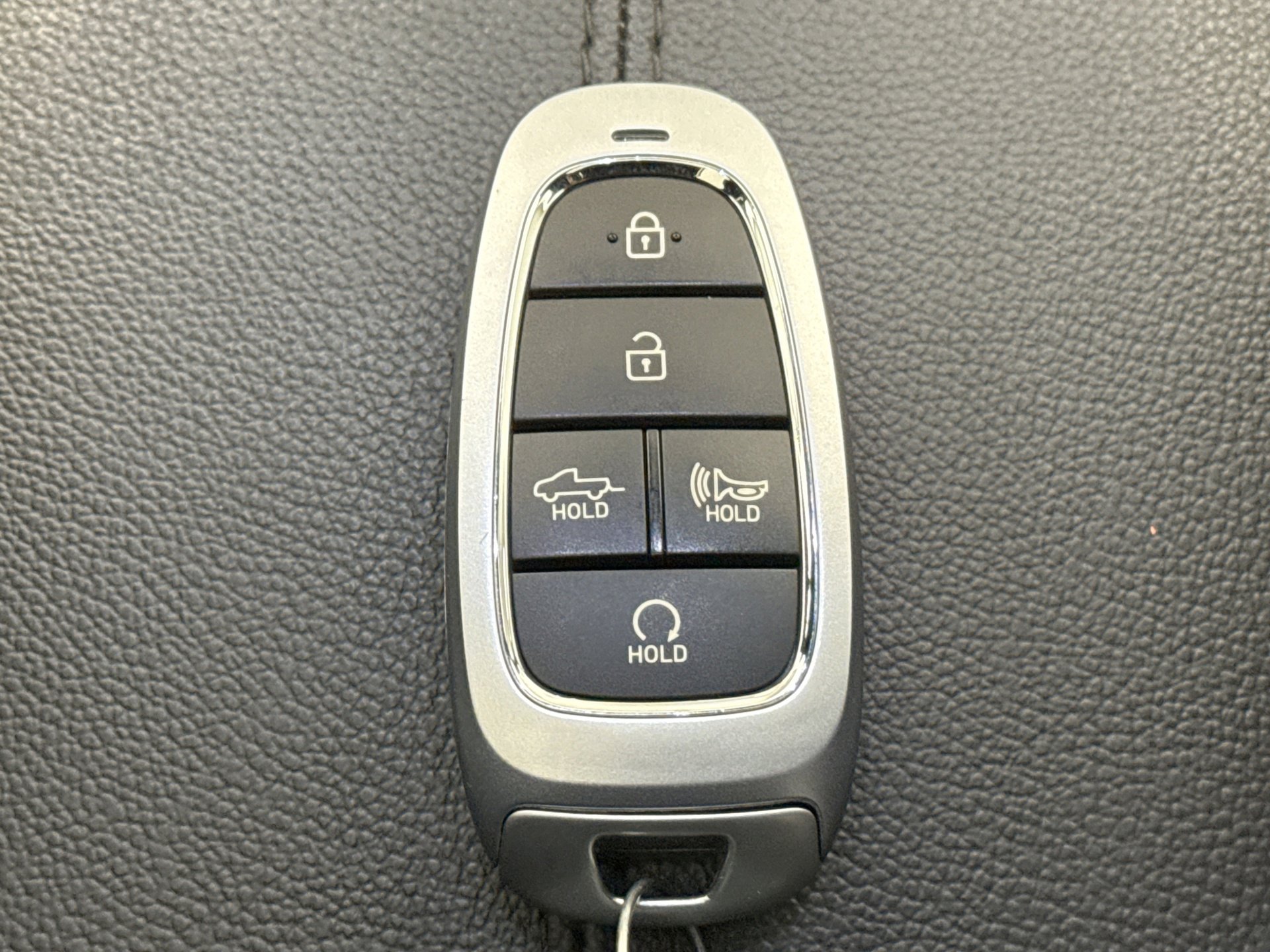 Used 2024 Hyundai Santa Cruz Limited image 24