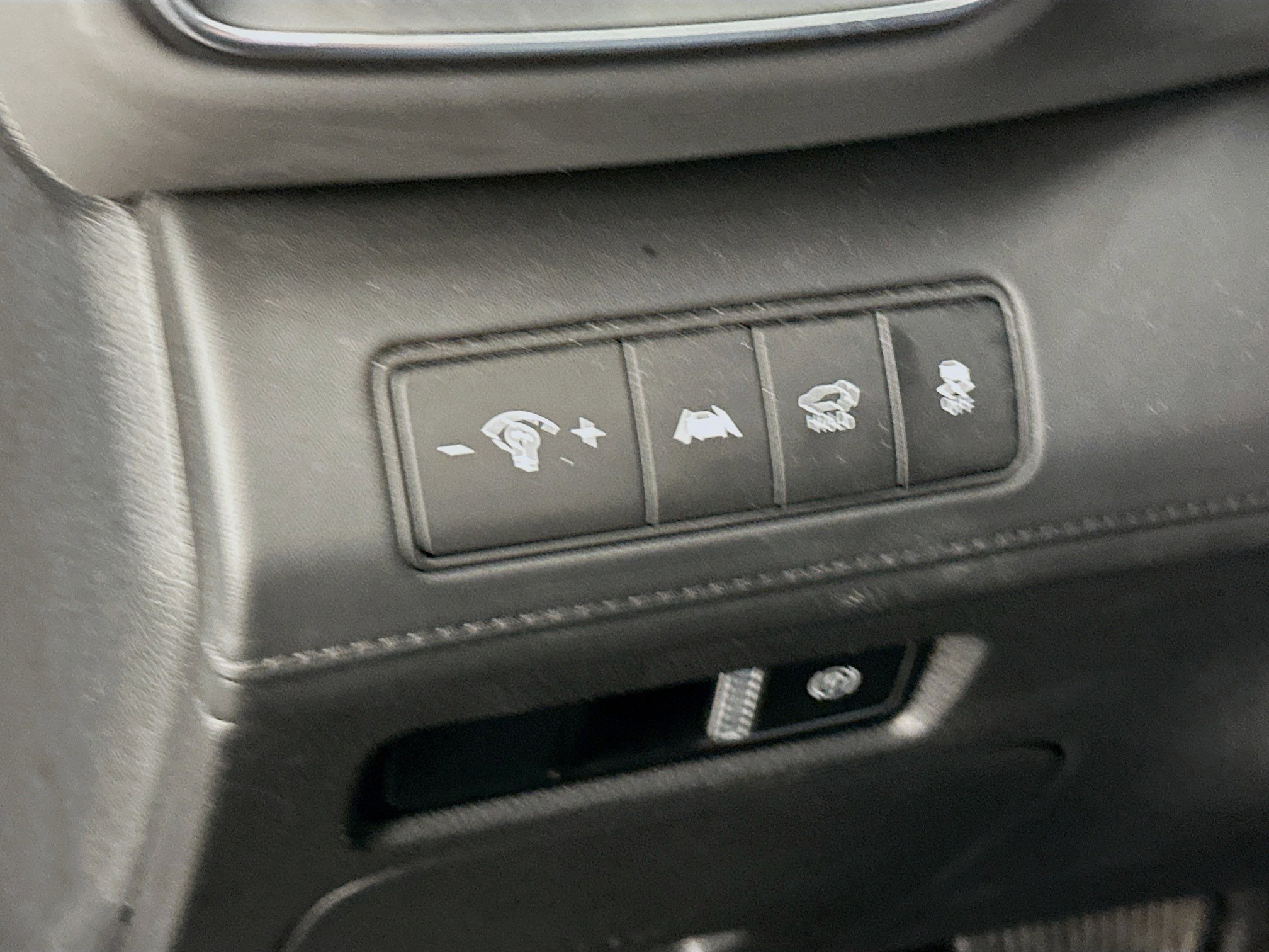 Used 2023 Hyundai Santa Fe Limited image 17