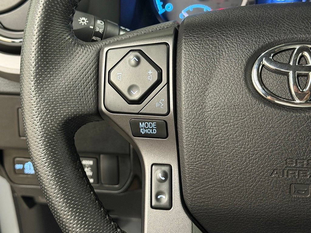 Used 2021 Toyota Tacoma TRD Sport AWD/4WD image 31