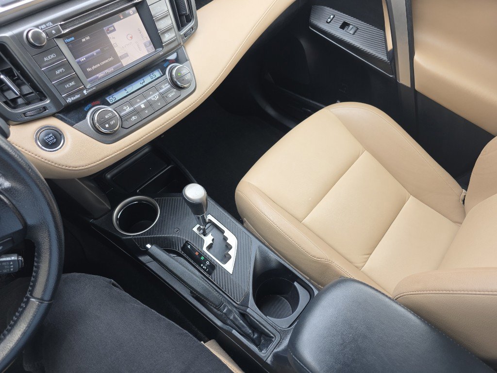 Used 2015 Toyota RAV4 Limited image 12