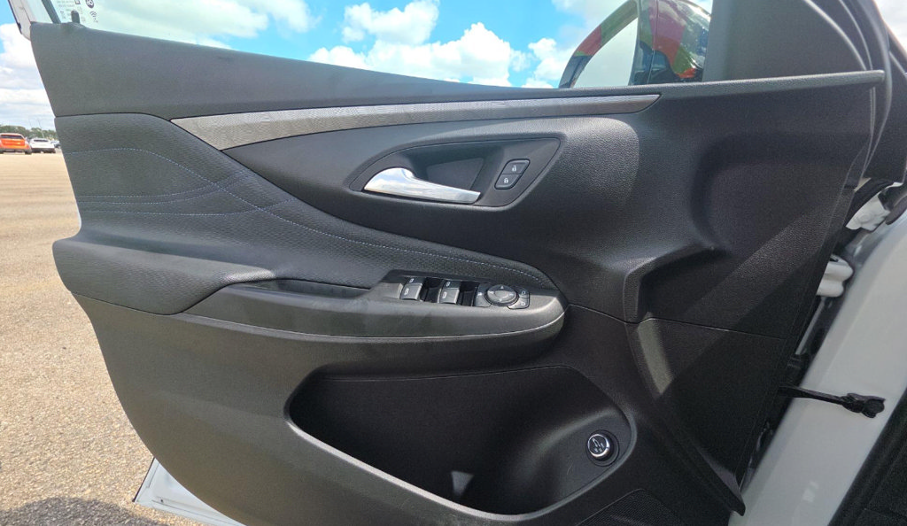 Used 2024 Buick Envista Sport Touring w/ Convenience I Package FWD image 12