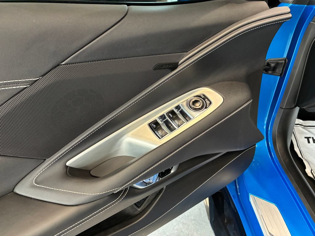 Used 2025 Chevrolet Corvette Z06 RWD image 8