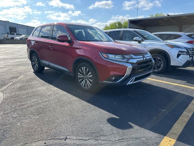 Used 2019 Mitsubishi Outlander SE AWD/4WD image 1