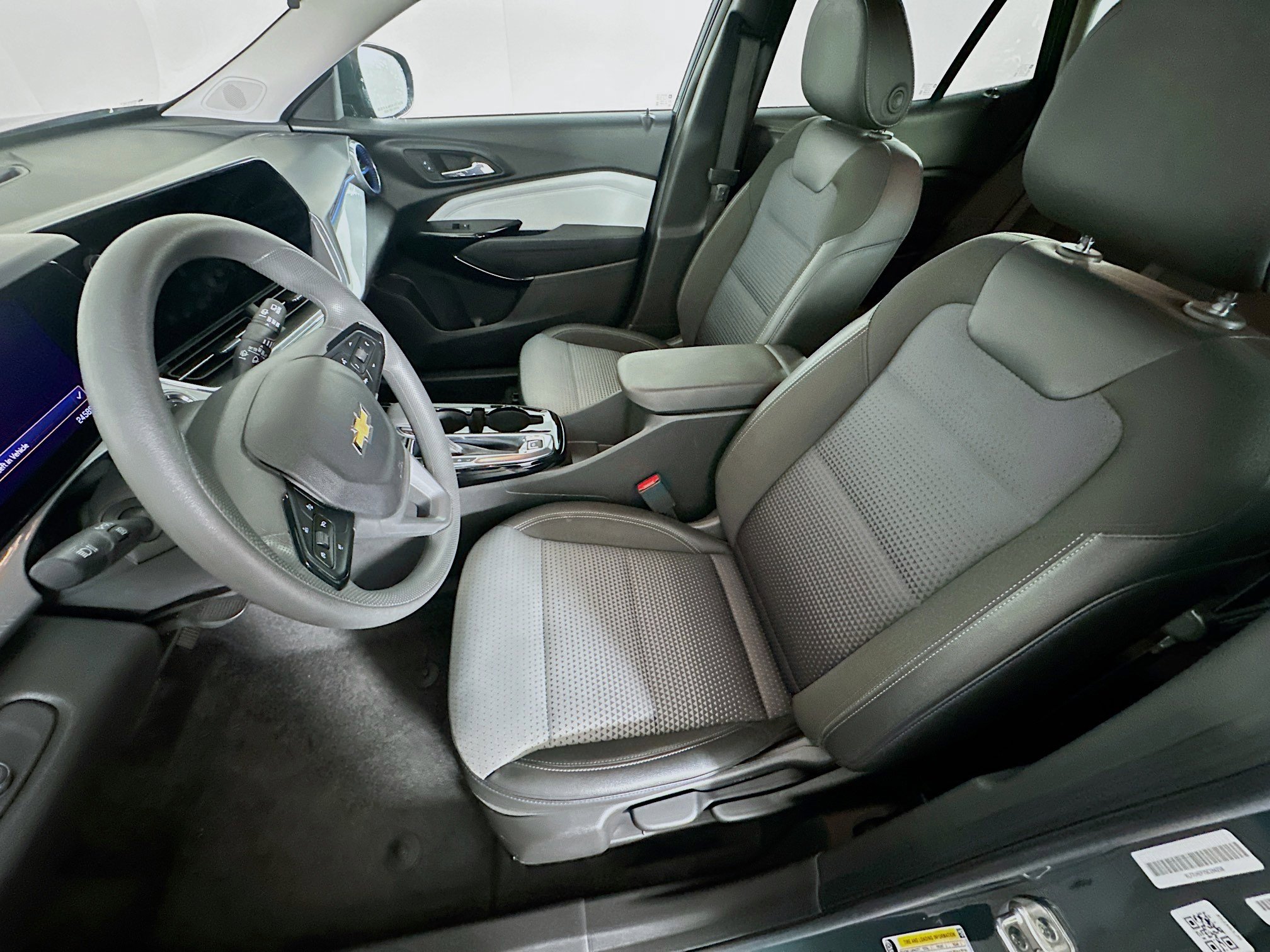 Used 2025 Chevrolet Trax LT image 13